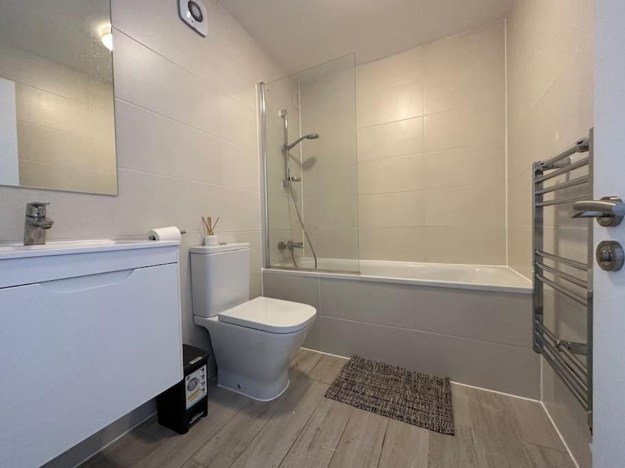 Newly Refurbished Luxury 3 Bedroom Apartment London Eksteriør billede