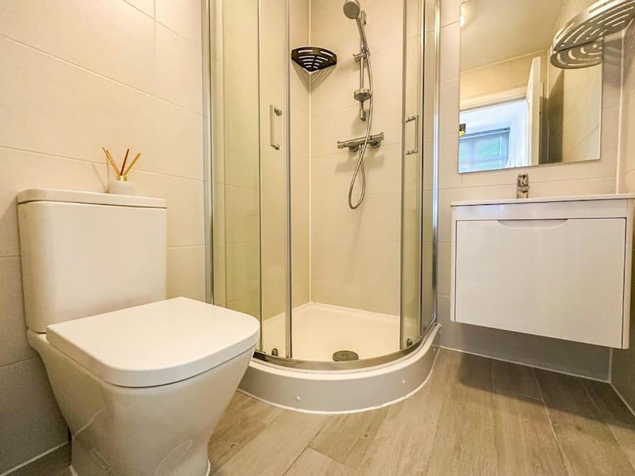 Newly Refurbished Luxury 3 Bedroom Apartment London Eksteriør billede