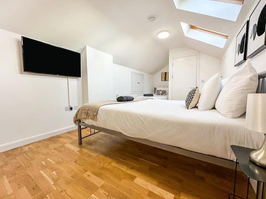 Newly Refurbished Luxury 3 Bedroom Apartment London Eksteriør billede